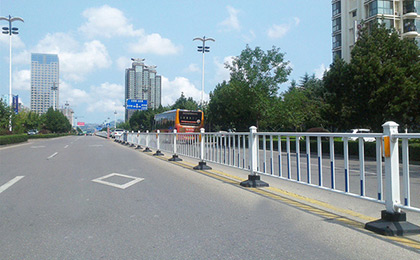 道路护栏网1.jpg